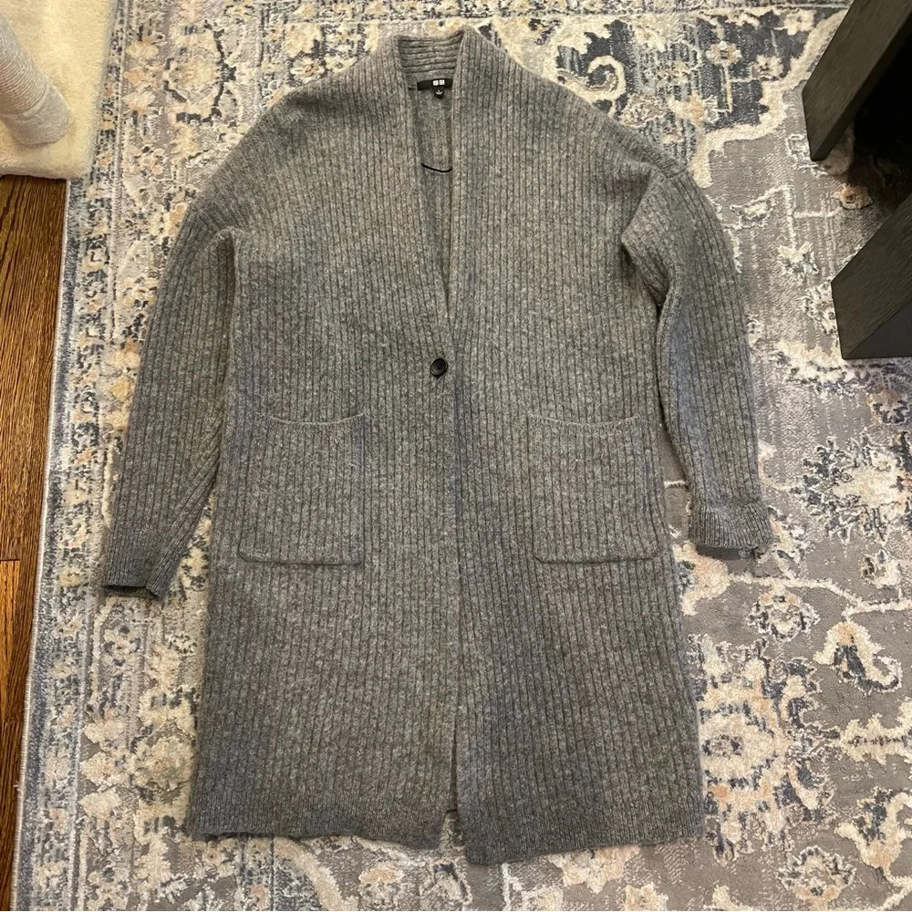 Uniqlo knitted sweater cardigan